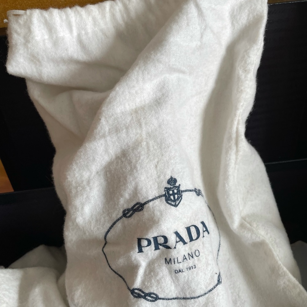 Limited edition PRADA - Picture 2 of 9